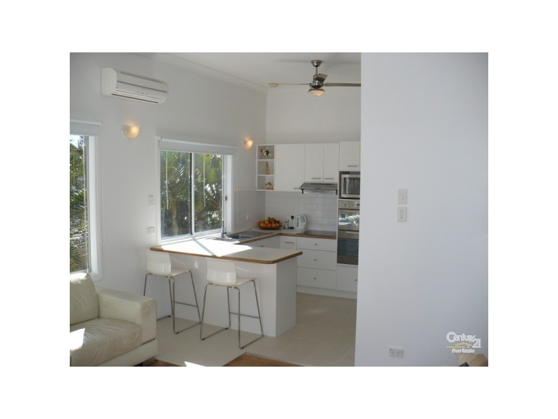 4 Ward Street, Coolangatta QLD 4225