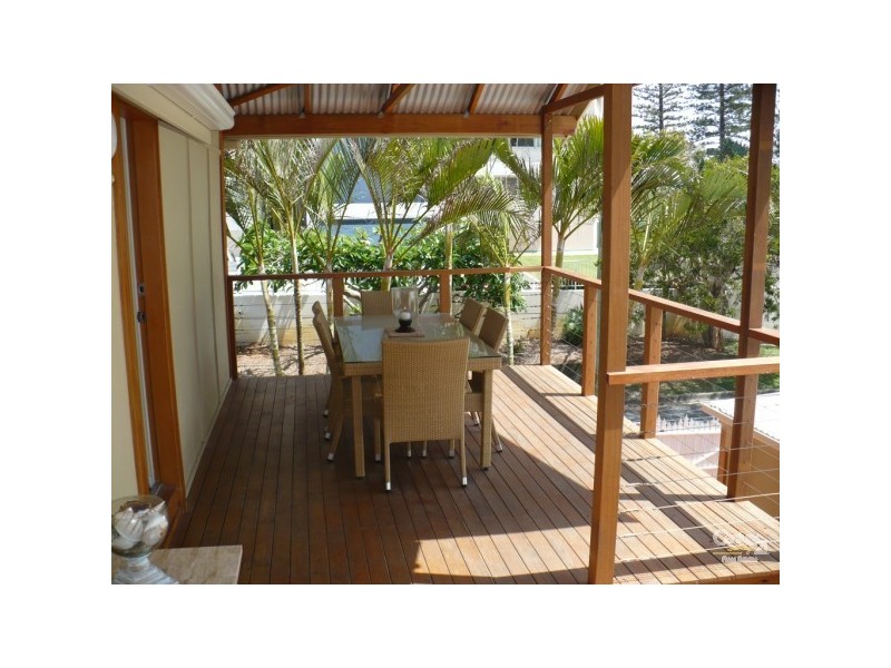 4 Ward Street, Coolangatta QLD 4225