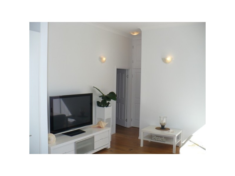 4 Ward Street, Coolangatta QLD 4225