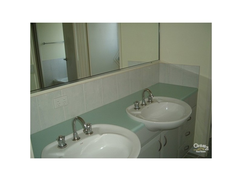 21 Mariners Crescent, Banora Point NSW 2486