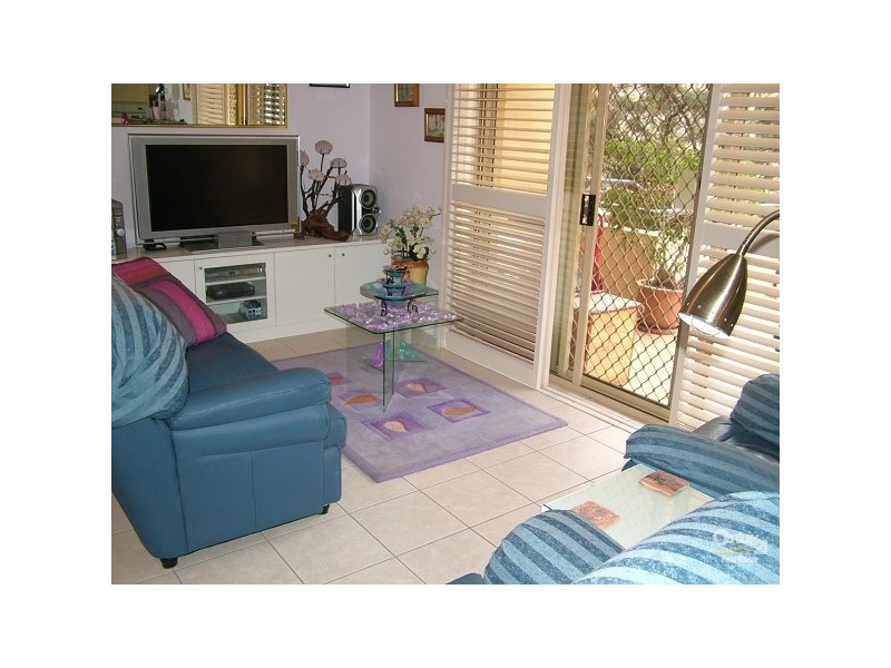 2/40 Dutton Street, Coolangatta QLD 4225