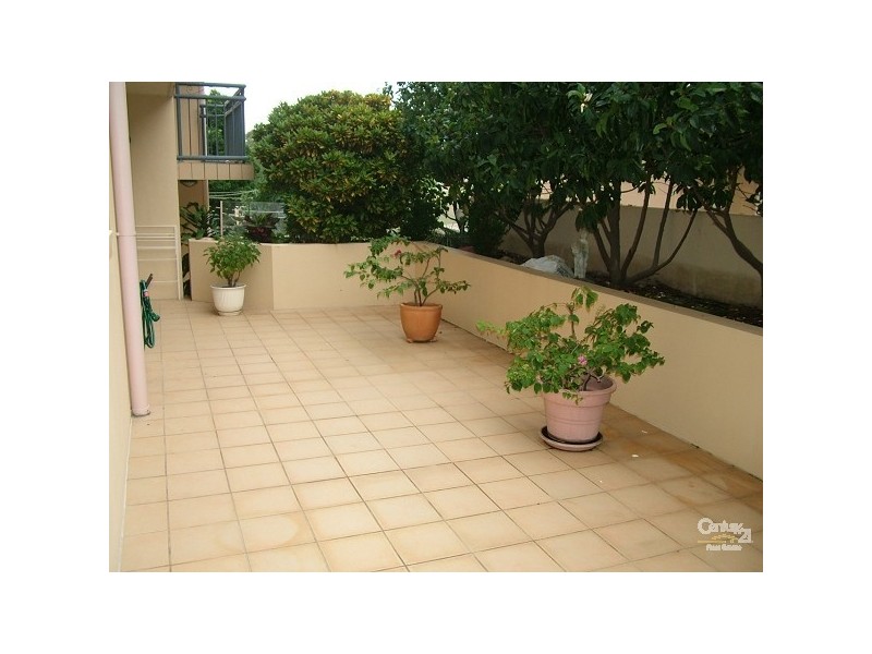 2/40 Dutton Street, Coolangatta QLD 4225