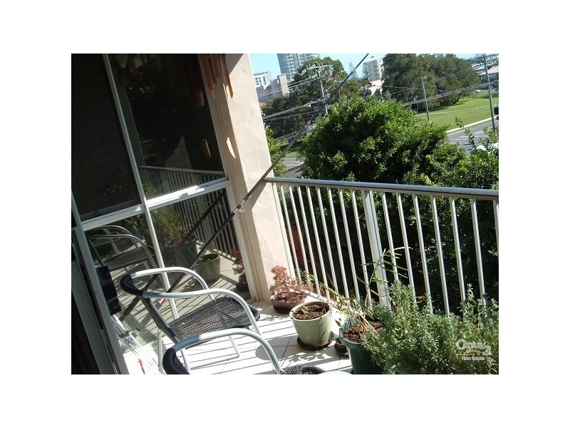 13/28 Miles Street, Kirra QLD 4225