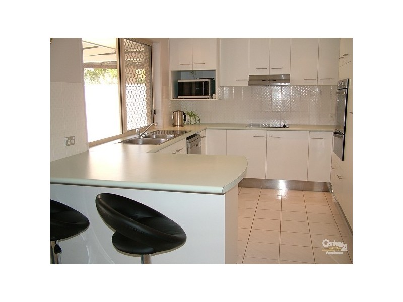 2/2 Troon Court, Banora Point NSW 2486