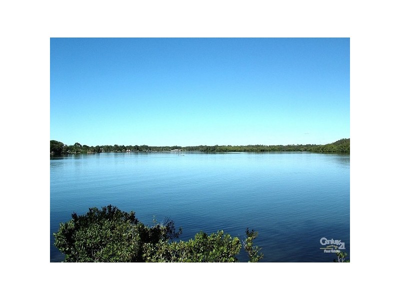 6 Barellan Dr, Banora Point NSW 2486