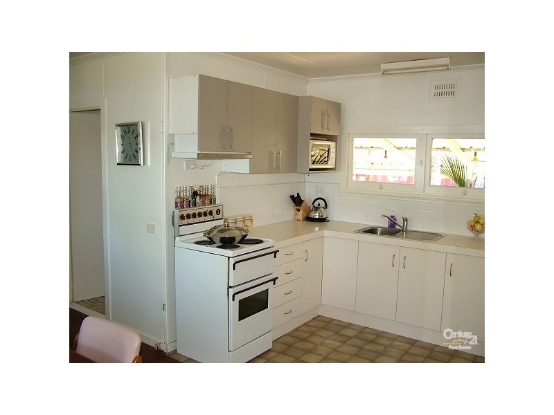 6 Barellan Dr, Banora Point NSW 2486