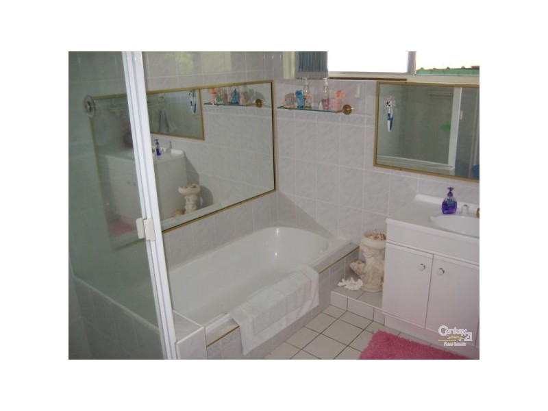 50 Oyster Point Road, Banora Point NSW 2486