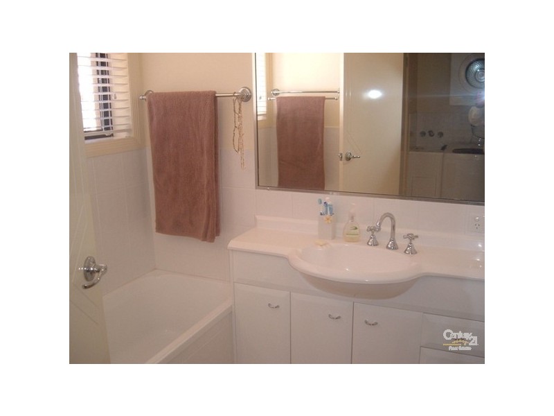 8/20 Dutton Street, Coolangatta QLD 4225