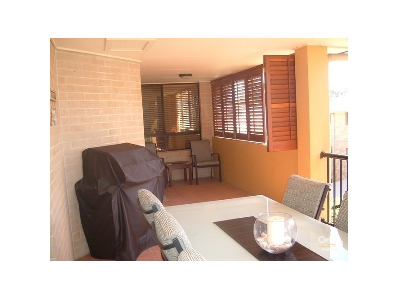 8/20 Dutton Street, Coolangatta QLD 4225