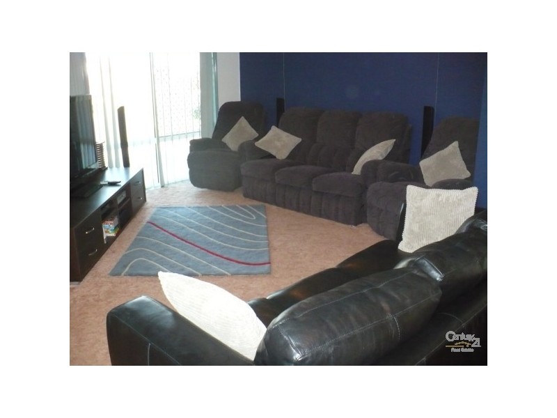 10 Stonehaven Way, Banora Point NSW 2486