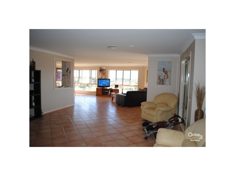 17 Stonehaven Way, Banora Point NSW 2486
