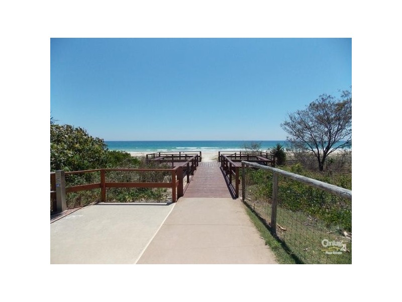 2/200 Pacific Parade, Bilinga QLD 4225