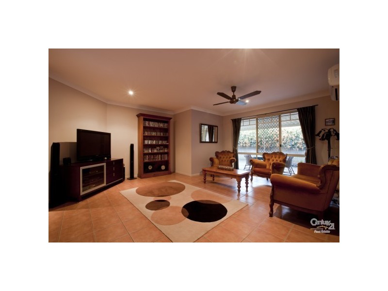 26 Clonakilty Close, Banora Point NSW 2486