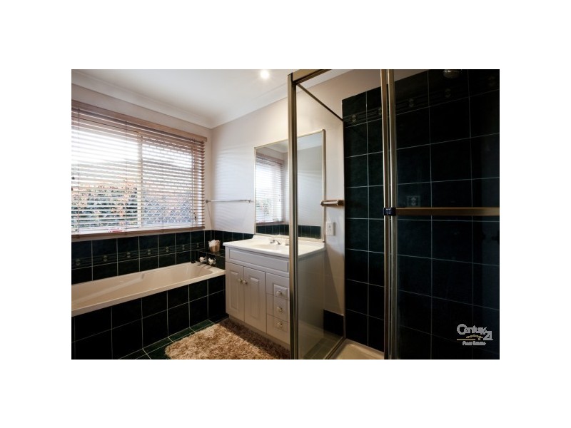 26 Clonakilty Close, Banora Point NSW 2486