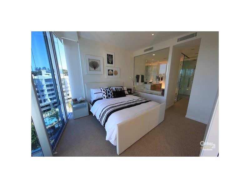 1 Douglas Street, Kirra QLD 4225