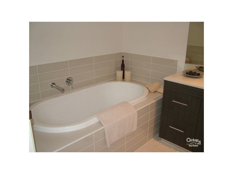 2/37 Inland Drive, Tugun QLD 4224