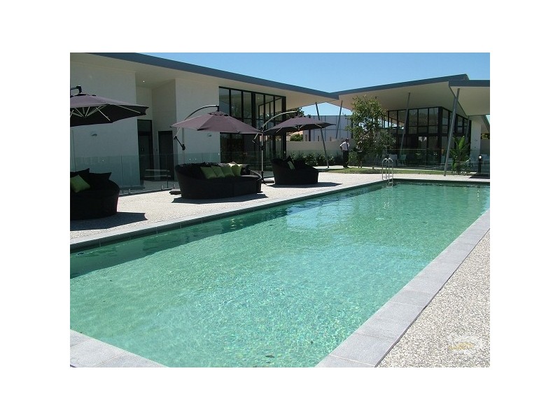 2/37 Inland Drive, Tugun QLD 4224