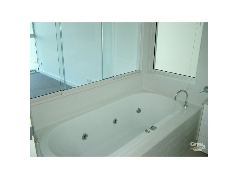 308/2 Creek Street, Kirra QLD 4225