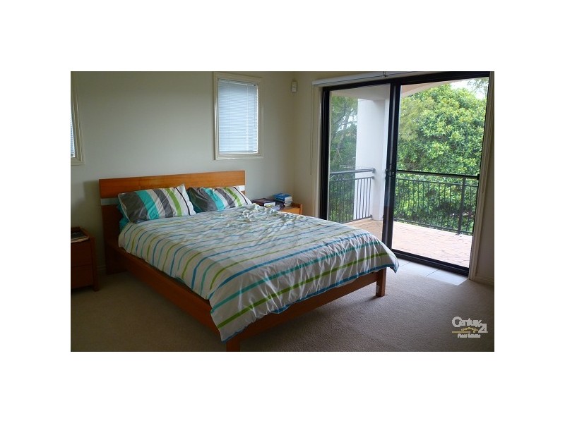 8448 Magnolia Drive East  Villa Casablanca, Hope Island QLD 4212