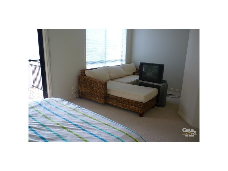 8448 Magnolia Drive East  Villa Casablanca, Hope Island QLD 4212