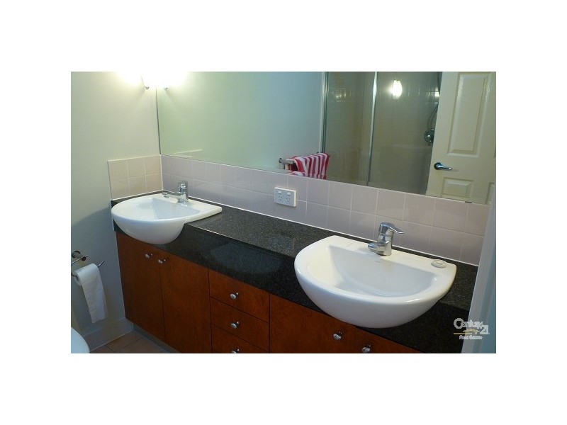 8448 Magnolia Drive East  Villa Casablanca, Hope Island QLD 4212