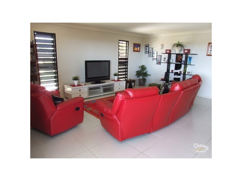 13 Mourne Terrace, Banora Point NSW 2486