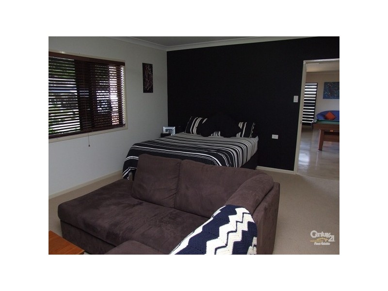 13 Mourne Terrace, Banora Point NSW 2486