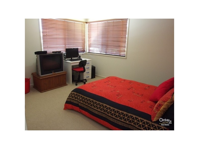 13 Mourne Terrace, Banora Point NSW 2486