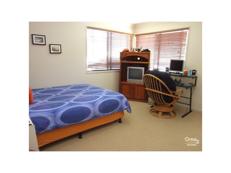 13 Mourne Terrace, Banora Point NSW 2486