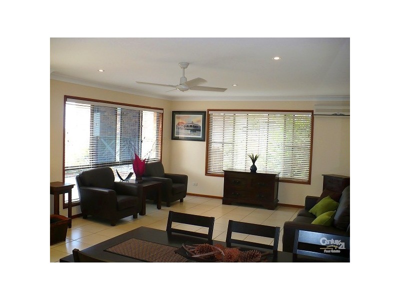 2/2 Mibbin Parade, Banora Point NSW 2486