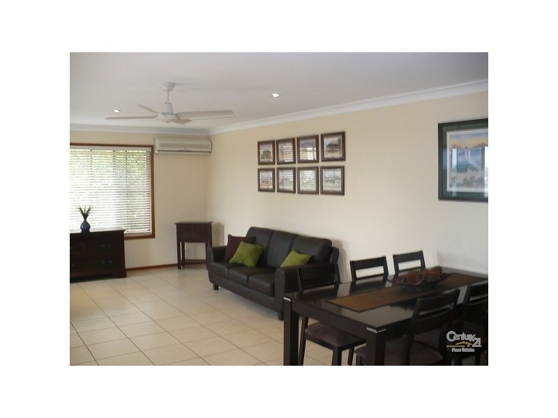 2/2 Mibbin Parade, Banora Point NSW 2486