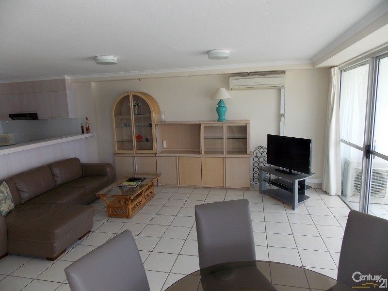 15/70 Marine Parade Ocean Plaza, Coolangatta QLD 4225