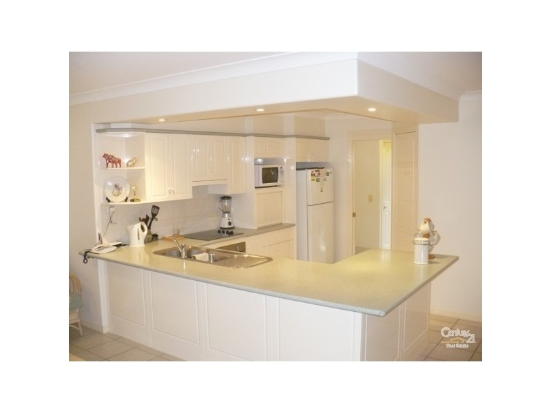 24 NARARA CR, Banora Point NSW 2486