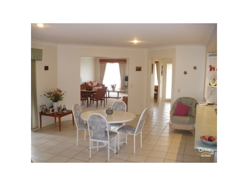 24 NARARA CR, Banora Point NSW 2486