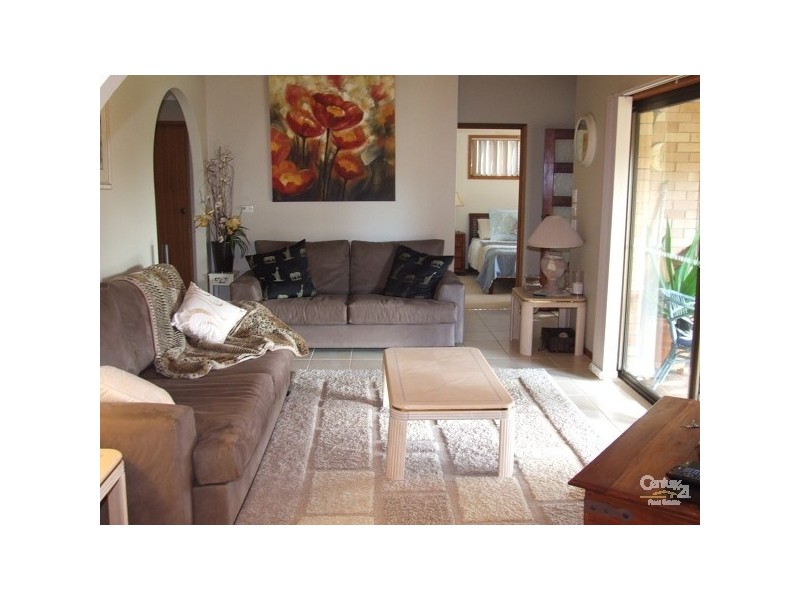 26 Cominan Avenue, Banora Point NSW 2486