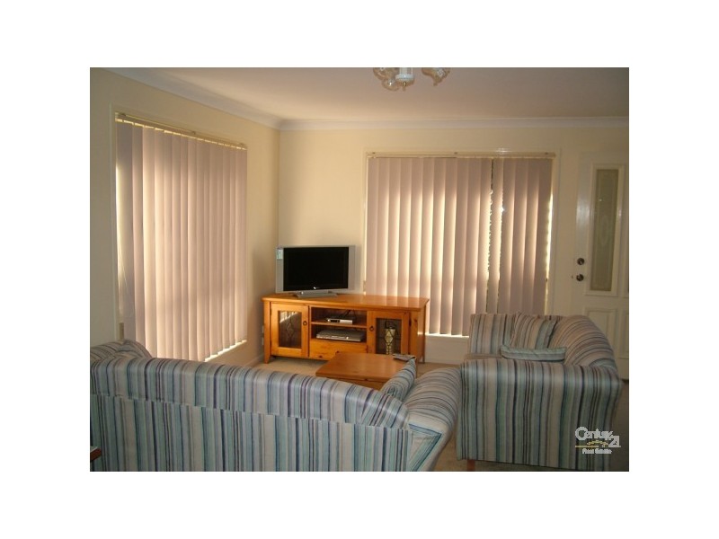 1/84 Honeymyrtle Dr, Banora Point NSW 2486