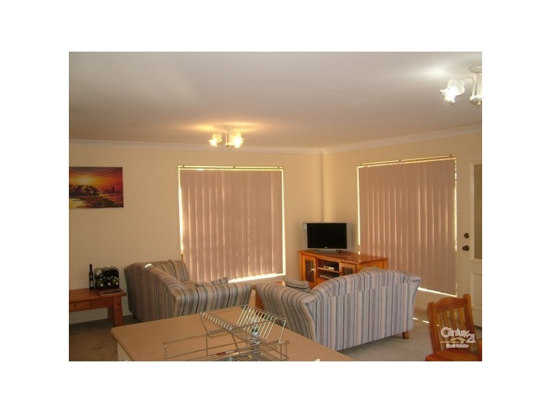 1/84 Honeymyrtle Dr, Banora Point NSW 2486