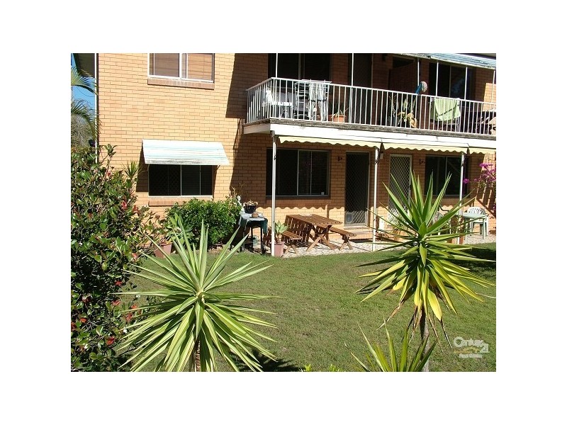 2/27 Coolangatta Road, Kirra QLD 4225