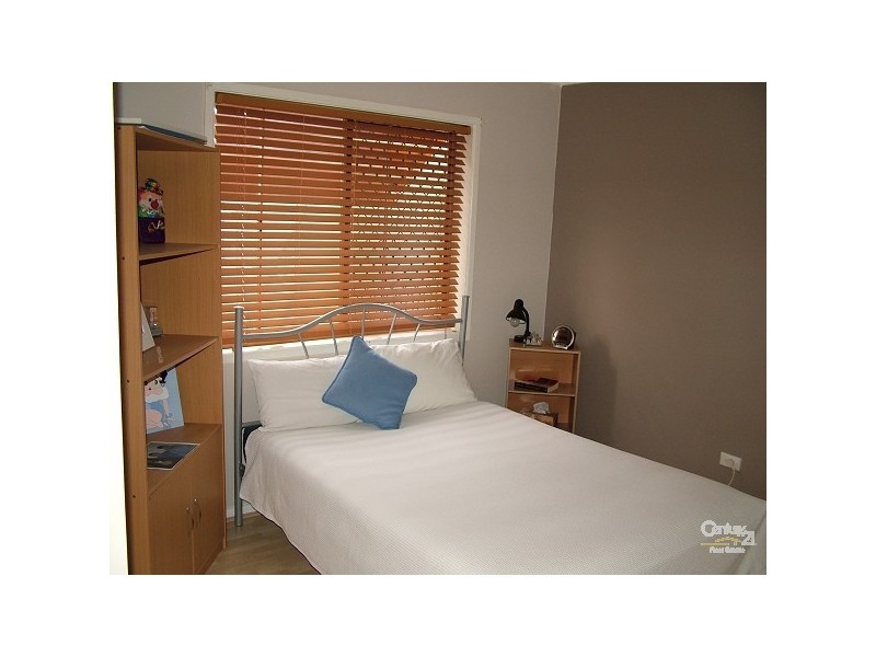 2/27 Coolangatta Road, Kirra QLD 4225