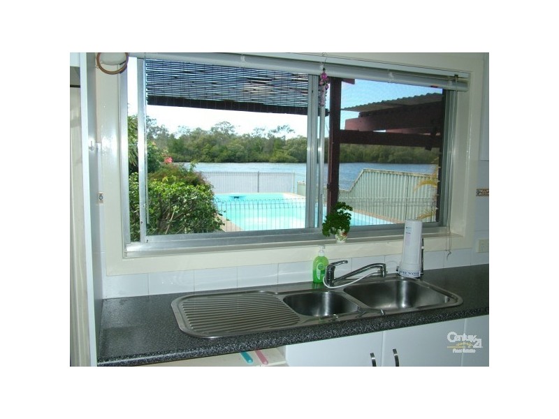 69 Sunset Boulevarde, Tweed Heads West NSW 2485