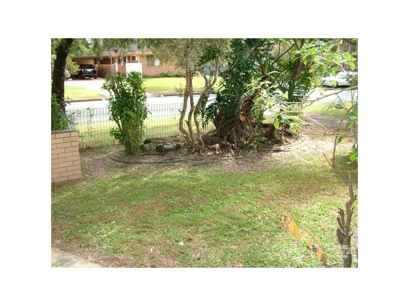 8 St Kilda Cres, Tweed Heads West NSW 2485