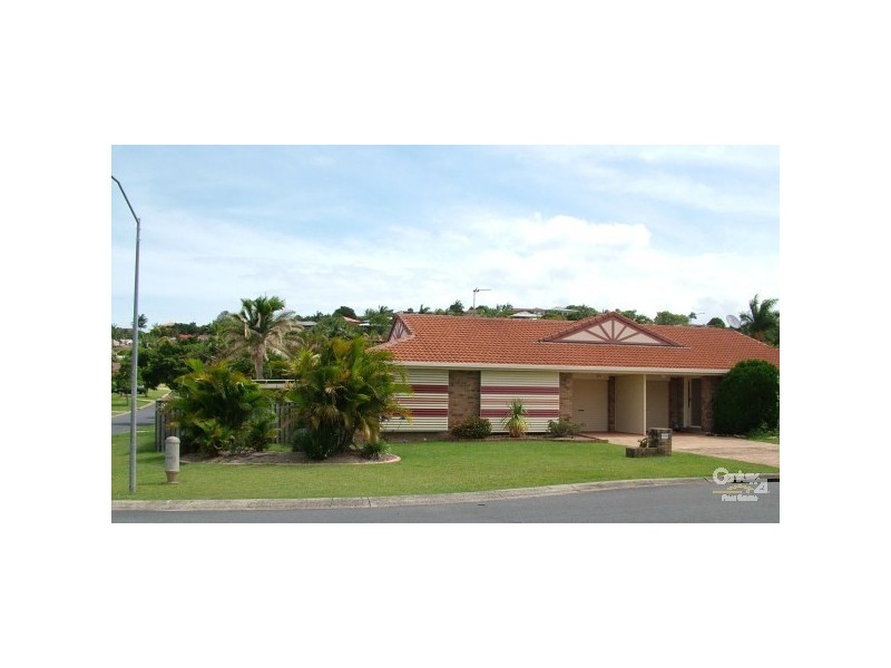 1/2 Honeymyrtle Drive, Banora Point NSW 2486