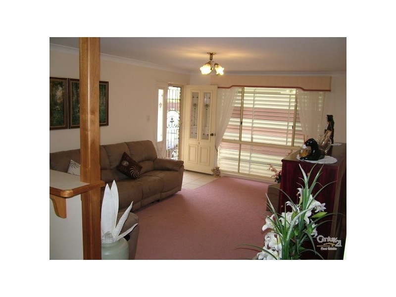 1/2 Honeymyrtle Drive, Banora Point NSW 2486