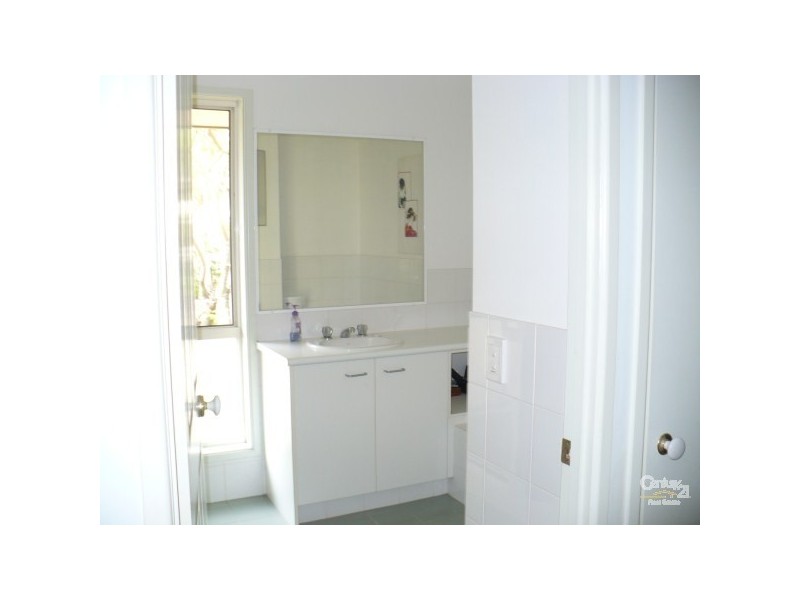 11/49 Dutton, Coolangatta QLD 4225