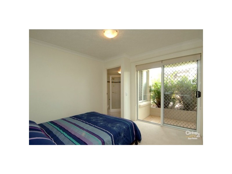 1/80 Pacific Parade, Bilinga QLD 4225