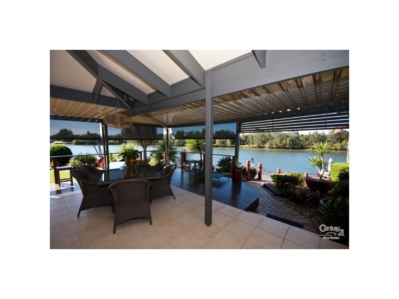 5 Admiralty Place, Banora Point NSW 2486