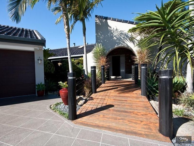 5 Admiralty Place, Banora Point NSW 2486