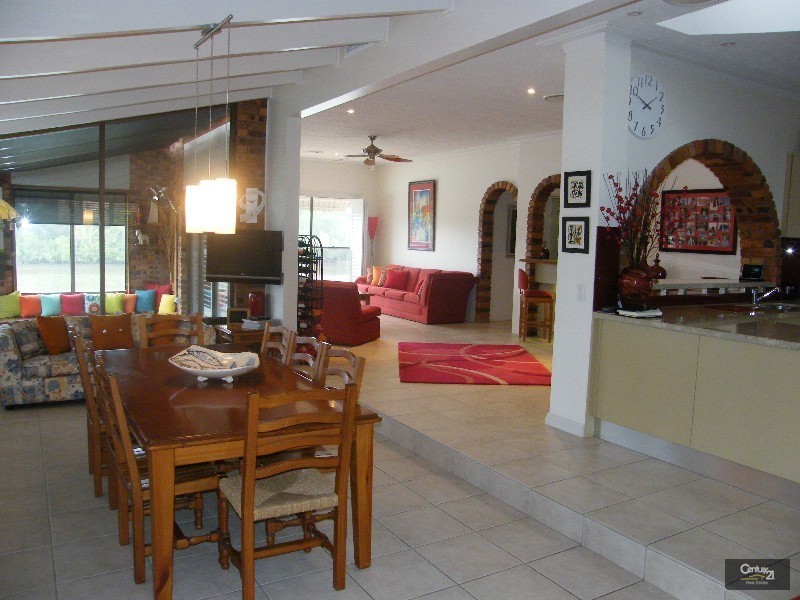 5 Admiralty Place, Banora Point NSW 2486