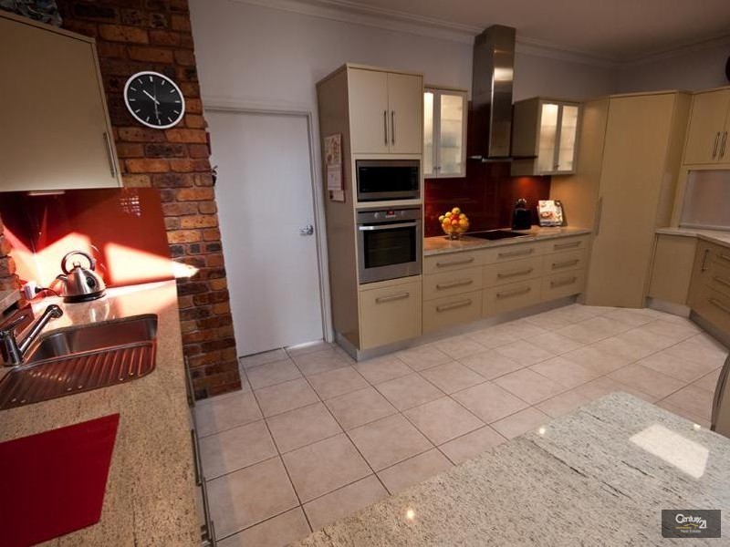 5 Admiralty Place, Banora Point NSW 2486