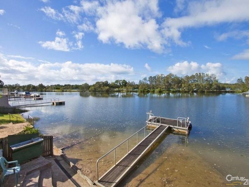 2 Commodore Court, Banora Point NSW 2486